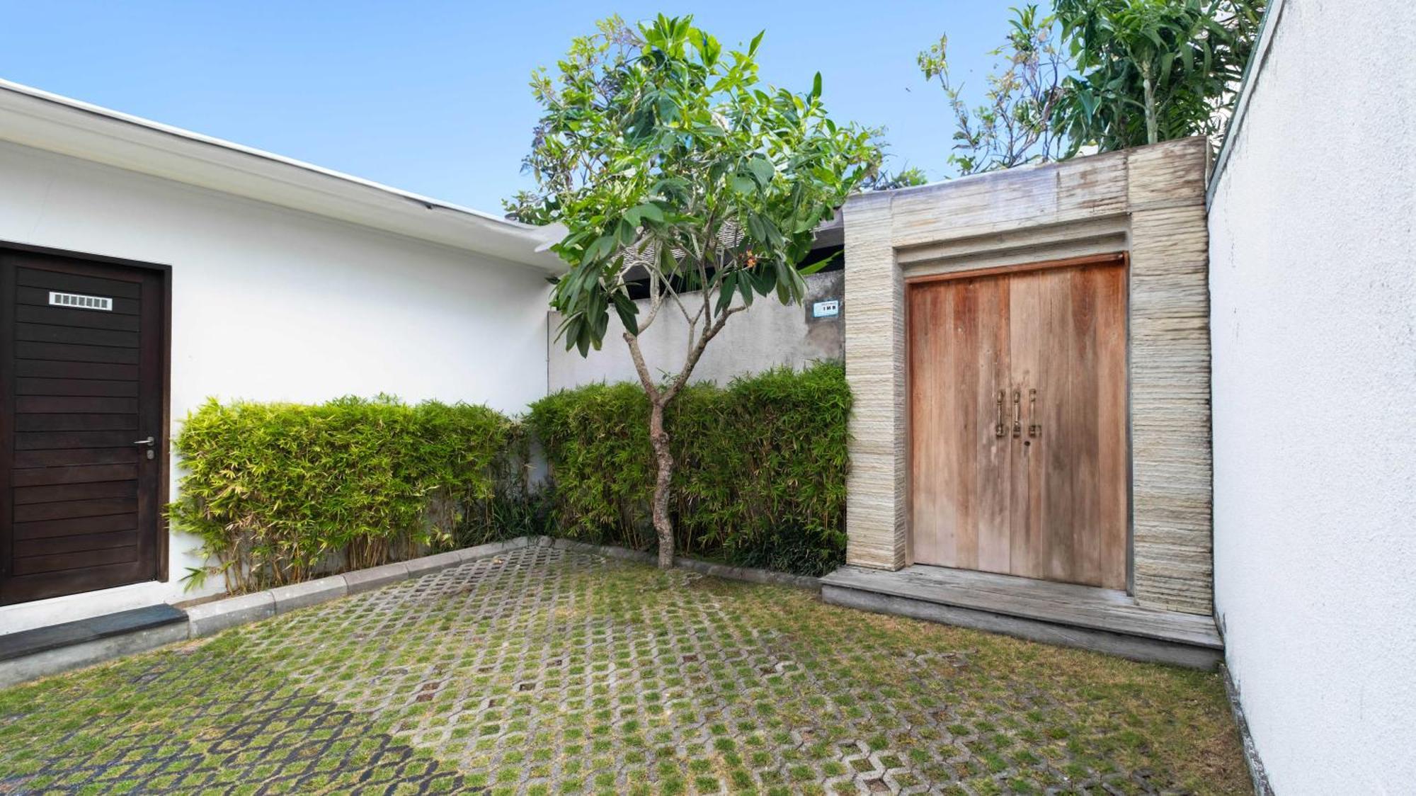 Villa Nikaia By Villa Finder Seminyak  Bagian luar foto